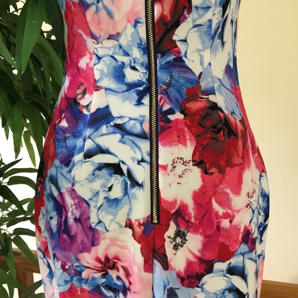 Vince Camuto Floral Print Sheathe Dress - Picture 5 of 9